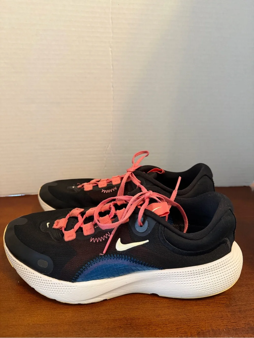 Athleisure Running Nike React‎ Escape Run Dark Smoke Grey Metallic Gold Coin W8